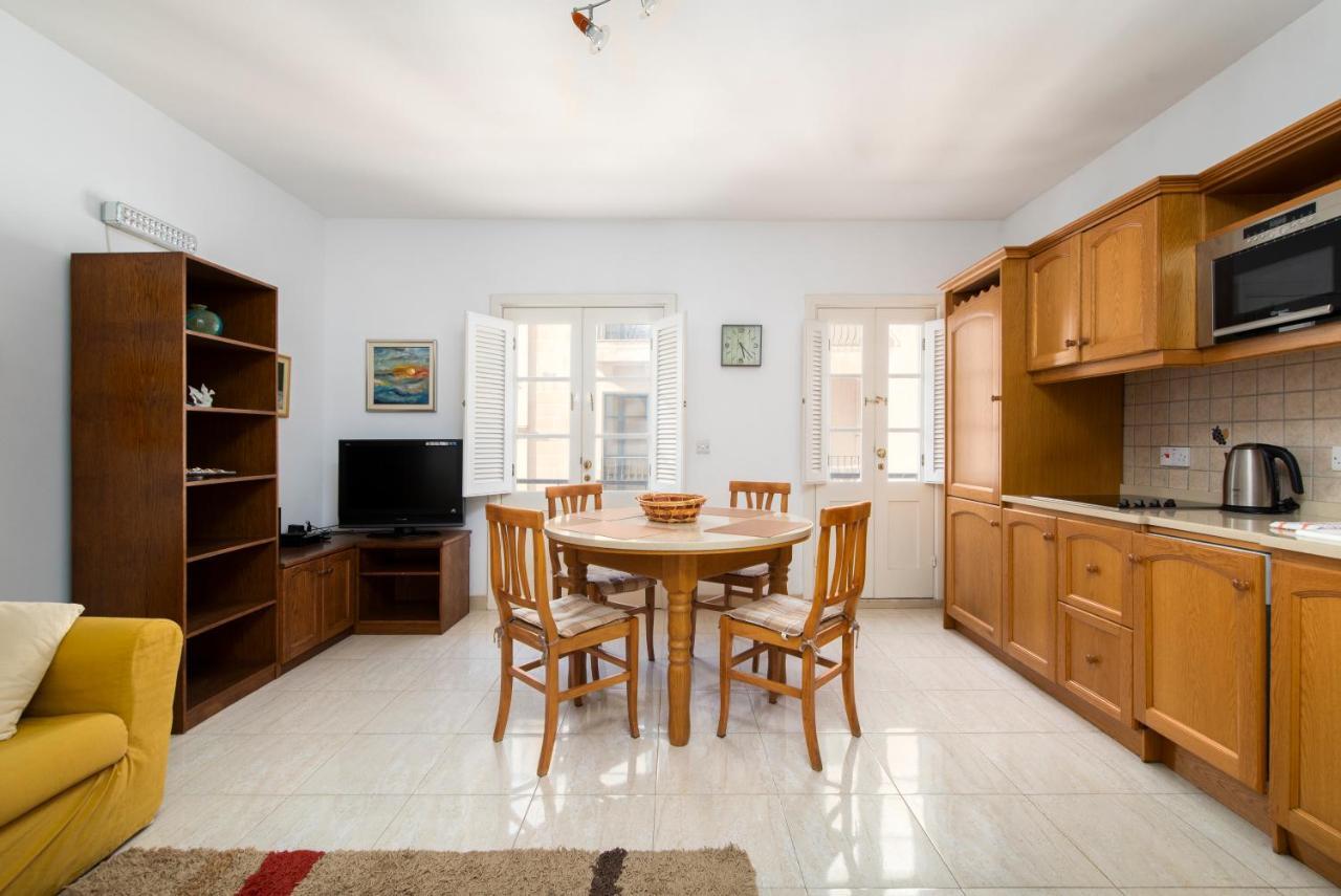 Modern 2Br Apartment Close To Sea, In The Heart Of Sliema Esterno foto